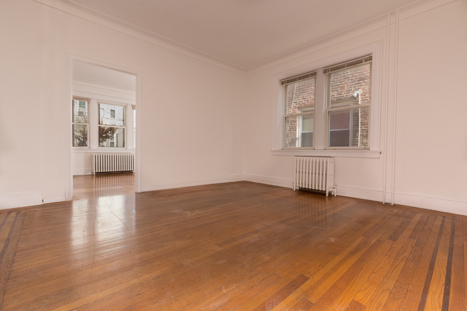 Livingroom - 907 20th St