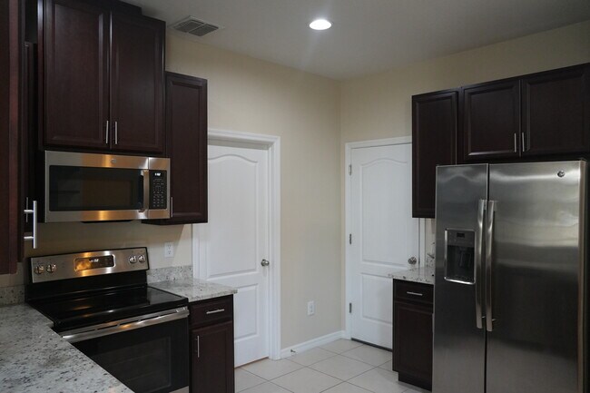 Building Photo - 2212 Lennox Dale Ln