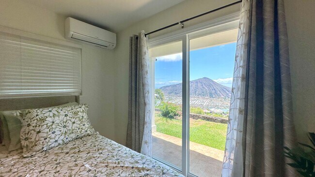 Building Photo - Fully Furnished 4 BD/3 BA Home in Mariner's Ridge!! Includes 1 Garage PRKG, W/D, Sep. Studio, & G...