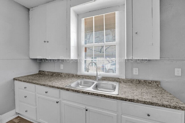 Building Photo - 964 Joseph Pl