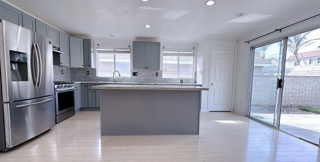 Building Photo - 15172 Wright Ct