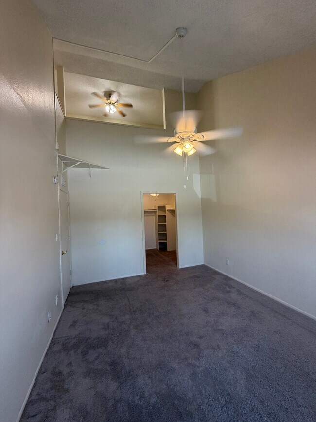 Building Photo - 2040 S Longmore