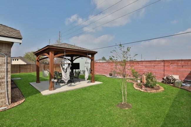 Building Photo - 8222 Groveland Hills Dr