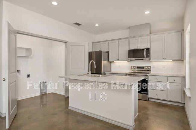 Building Photo - 21579 County Rd 2138