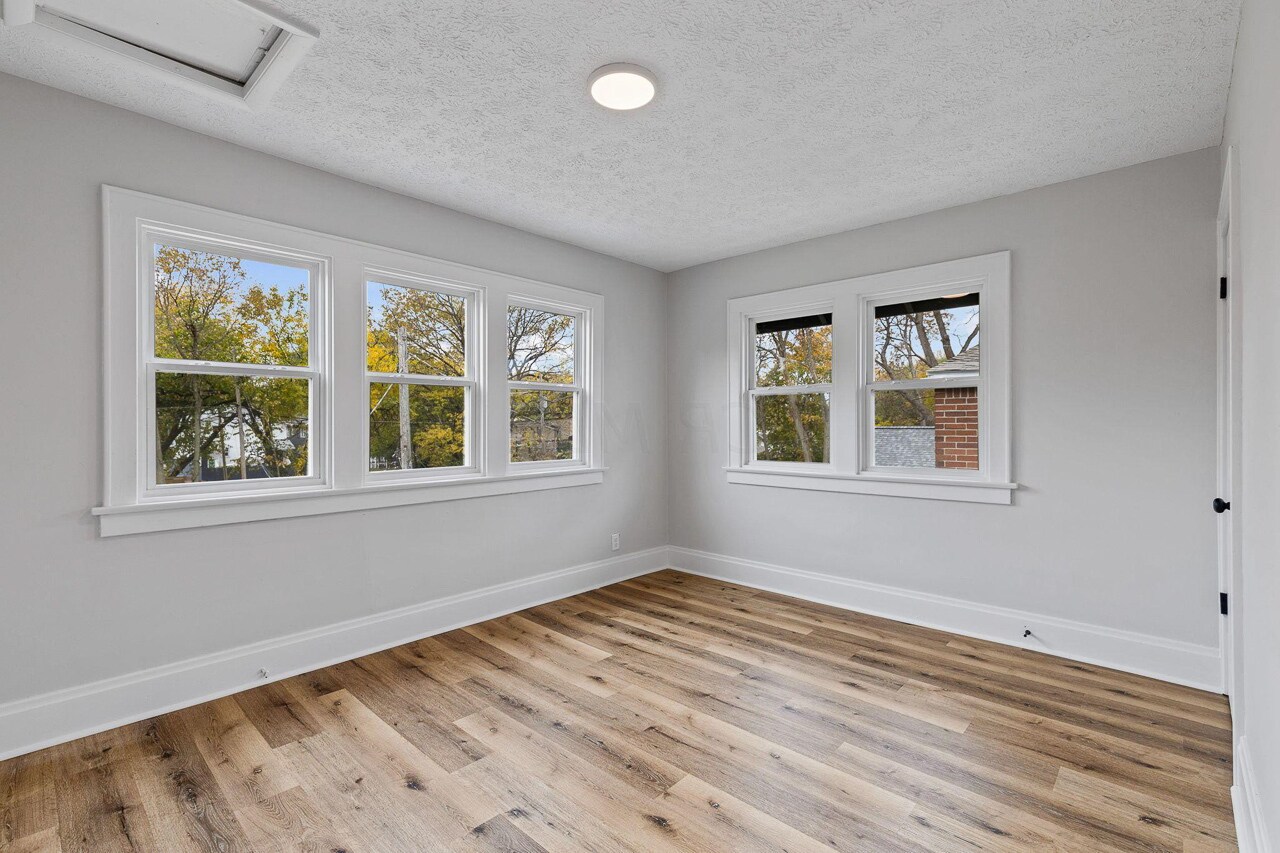 BEDROOM 1 - 1024 Lockbourne Rd