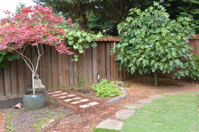 Building Photo - 1365 SE 194th Pl