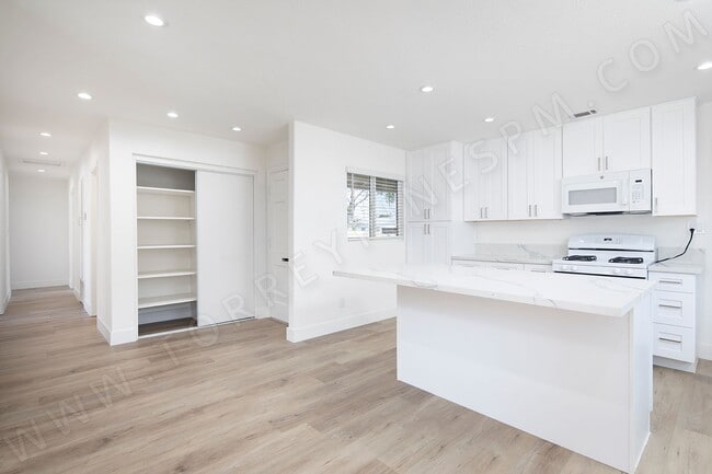 Building Photo - OPEN HOUSE: 11/1 2-3PM ~ Fully Renovated 4...