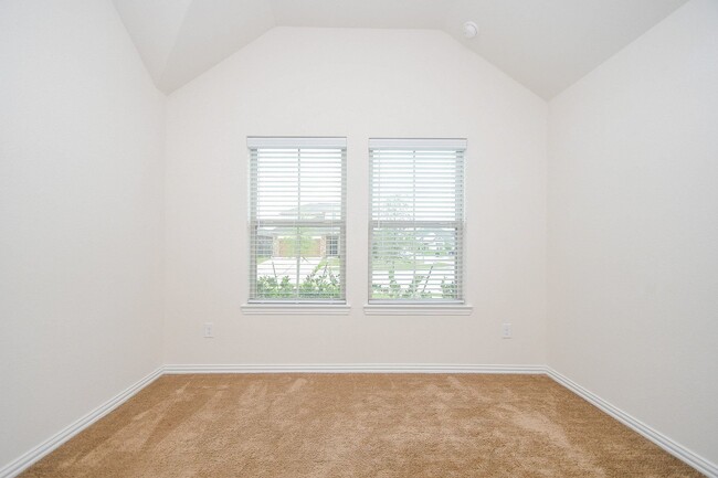 Building Photo - 6142 Thief River Fls Dr