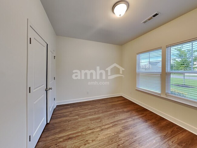 Building Photo - 535 Drema Ct