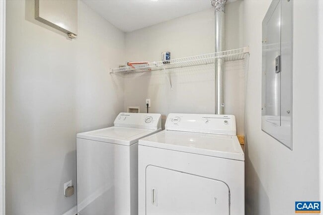 Building Photo - 270 Riverbend Dr