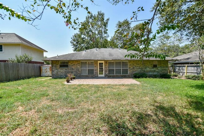 Building Photo - 4018 Bassingham Dr