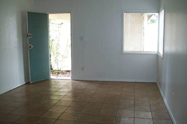Building Photo - ? 1 Bed 1 Bath in Tempe