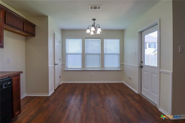 Building Photo - 7819 Bridgepointe Dr