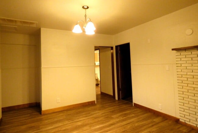 Building Photo - Rent Special - 3 bed 2 bath home in South Salem