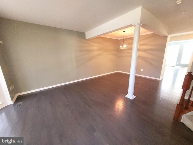 Building Photo - 4008 Spirea Ct