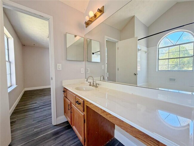 Building Photo - 2901 Inverloch Cir