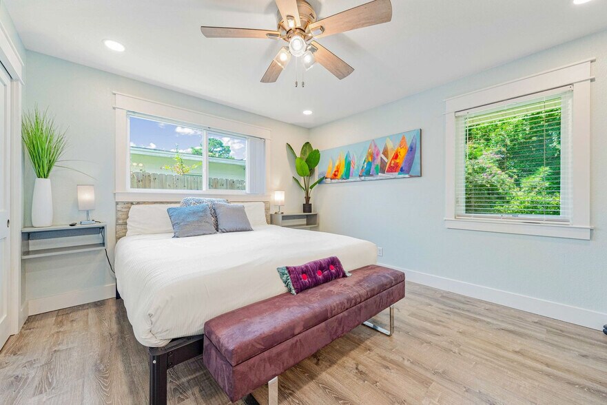 Building Photo - 22 Waynel Cir SE