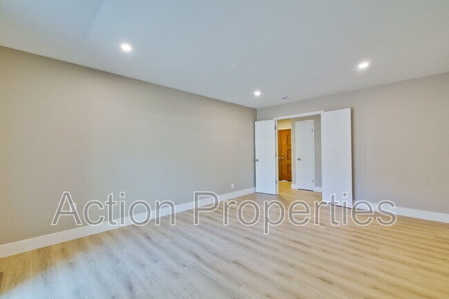 Building Photo - 86 Dalma Dr