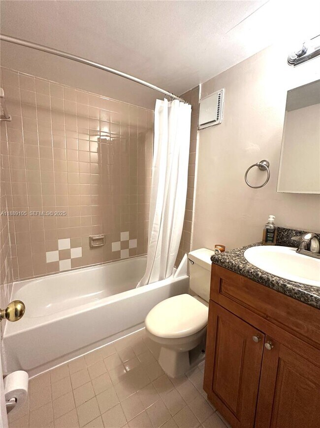 Building Photo - 497 N University Dr