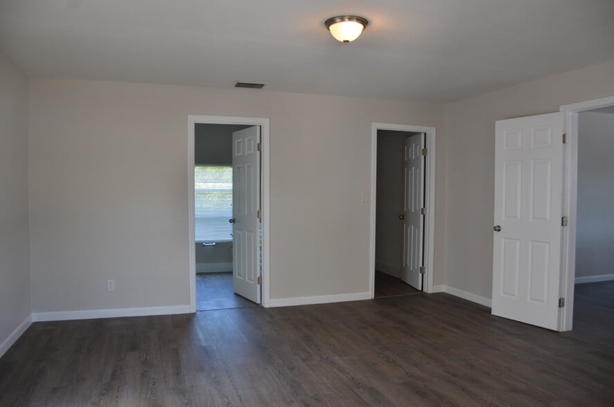 Building Photo - 132 McKean St