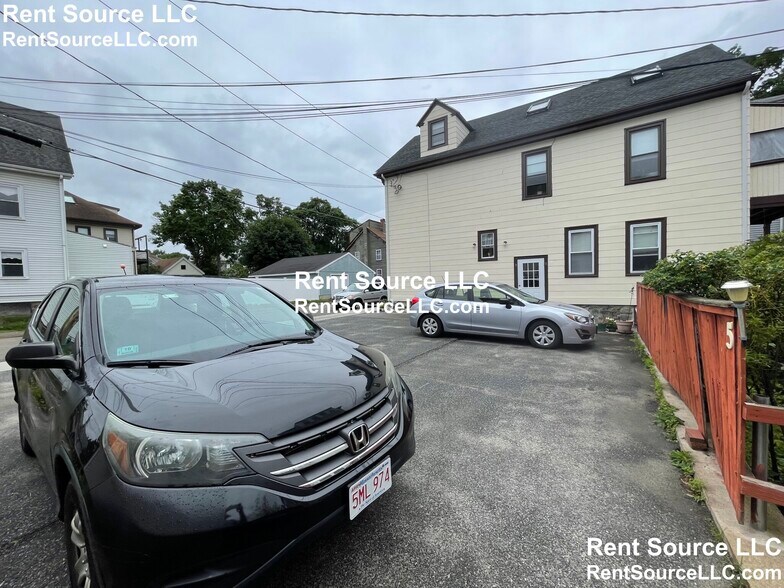 Building Photo - 410 Trapelo Rd