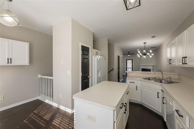 Building Photo - 3177 Mill Springs Cir NE