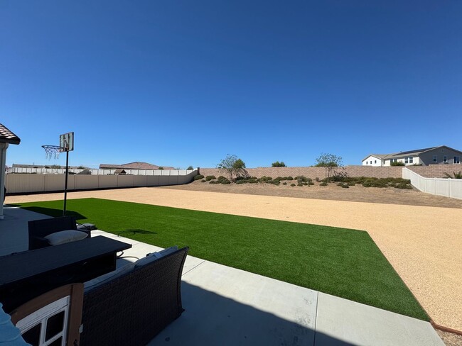 Building Photo - 5 Bedroom home with FULL MOTHER IN LAW SUITE and MASSIVE backyard