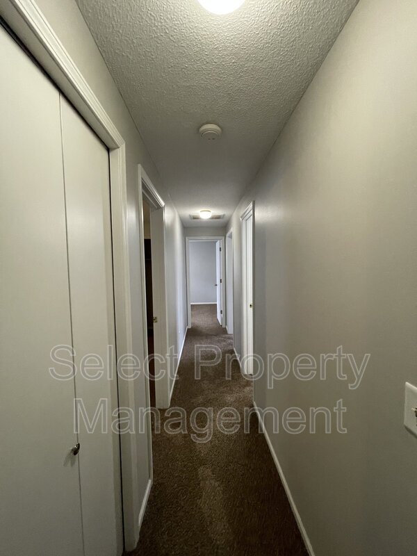 Building Photo - 3821 Aboite Lake Dr