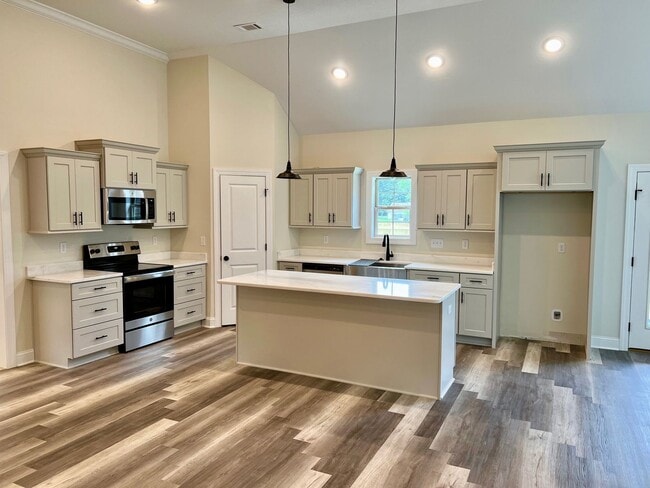 Building Photo - FOR Rent – 3 Bedroom, 2 Bath!