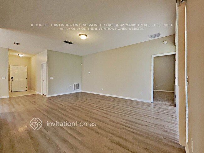 Building Photo - 14255 Queenside St