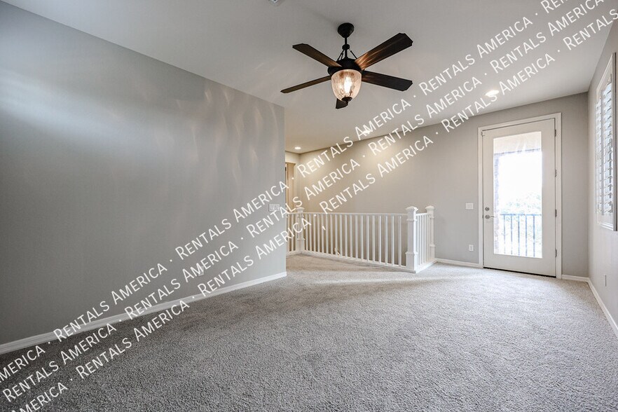 Building Photo - 1936 S Sycamore Pl