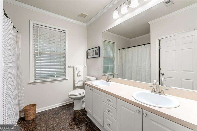 Building Photo - 2400 Cumberland Pkwy SE