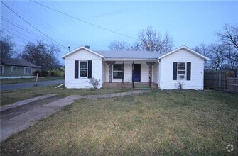 Building Photo - 1103 S Willow St
