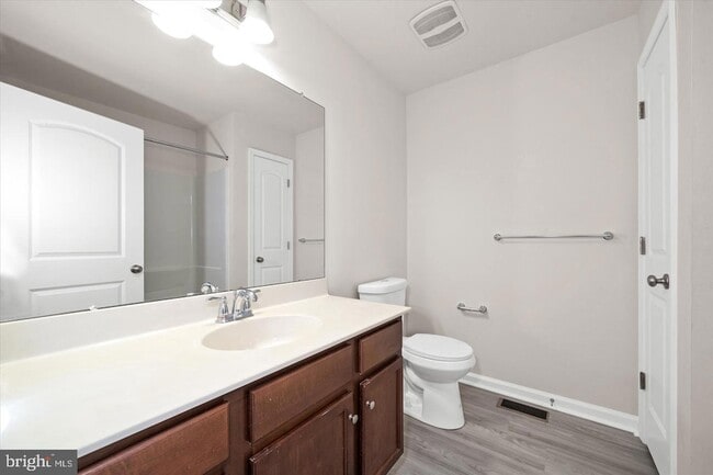 Building Photo - 26 Munro Rd