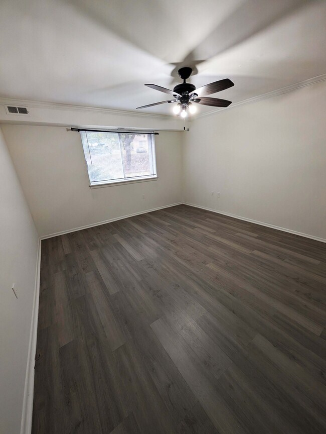 Building Photo - 11402 Cherry Hill Rd