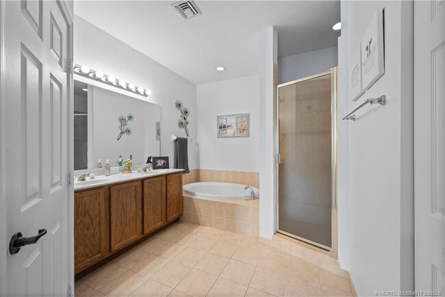 Building Photo - 691 SW Glen Crest Way