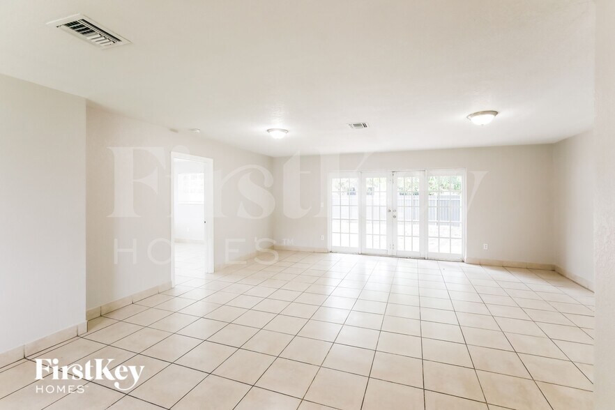 Building Photo - 4115 NW 185th St