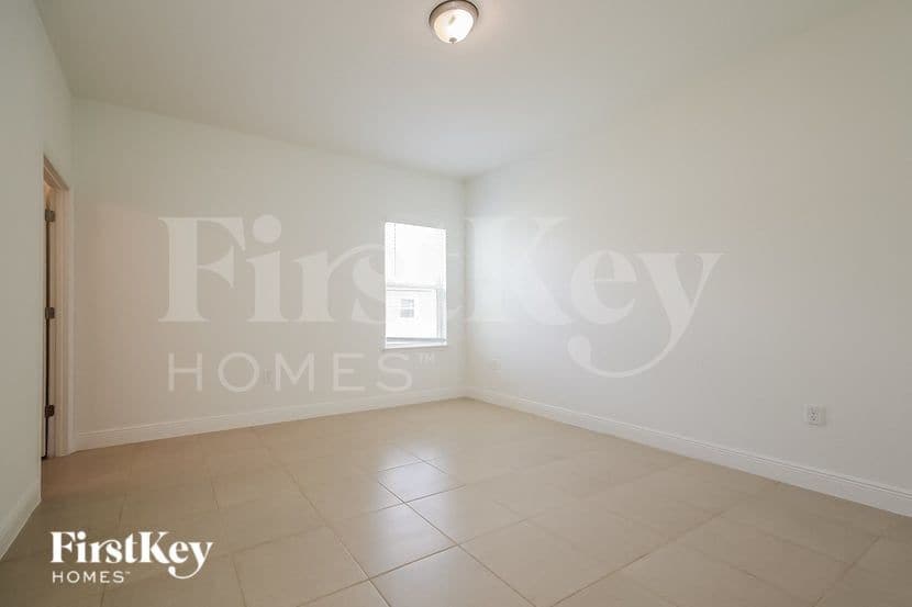 Building Photo - 318 W Aster Ct