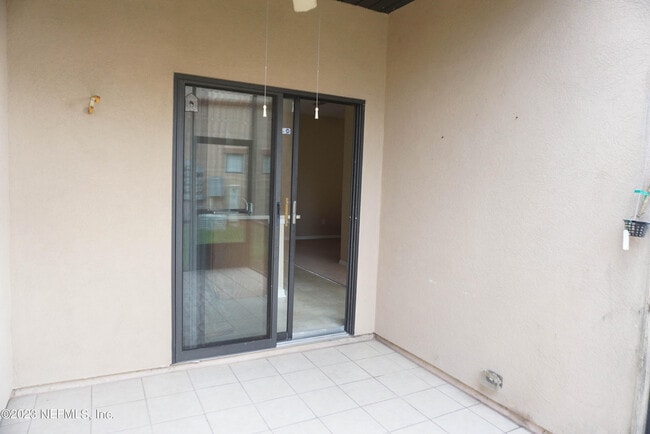 Building Photo - 421 Honeycomb Way