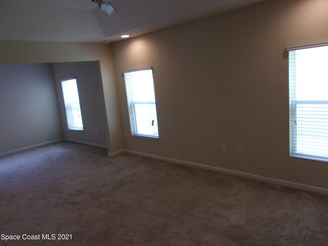 Building Photo - 3935 Harvest Cir
