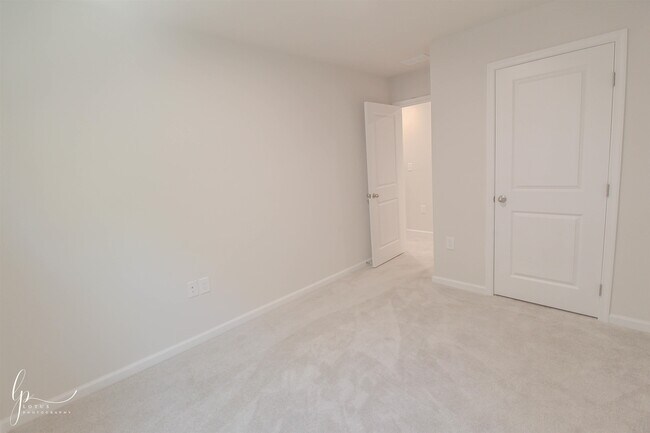 Building Photo - 237 Christiana Ln