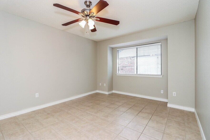 Building Photo - 309 Chasmier Way