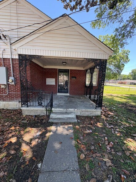 Building Photo - 3904 Kimball Ave