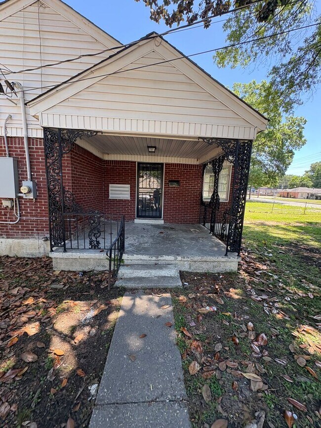 Building Photo - 3904 Kimball Ave