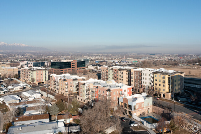 Building Photo - Albion Village