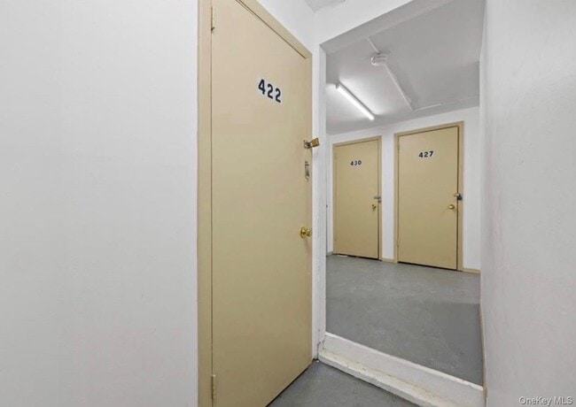 Building Photo - 422 Fox Run Ln