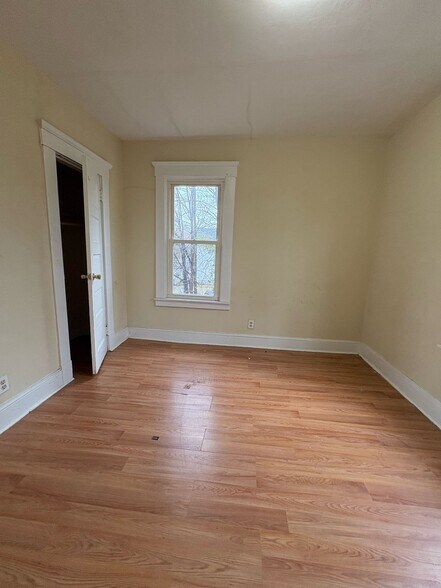 Building Photo - 108 Shepard St