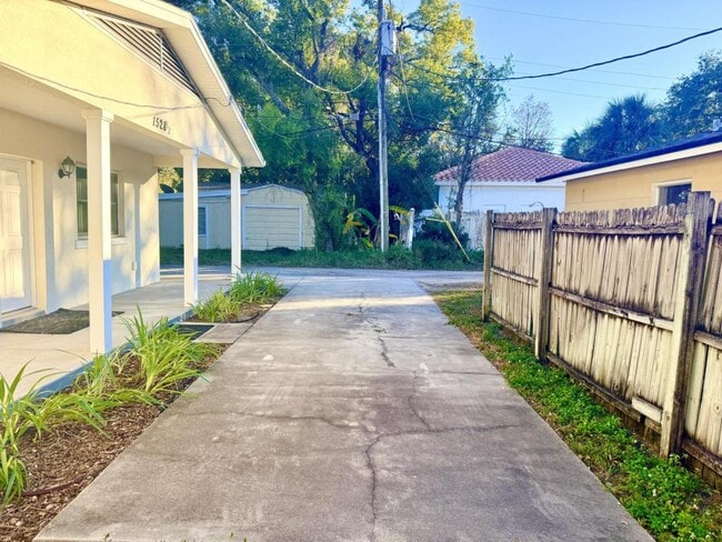 Building Photo - 1528 1/2 41st Ave N