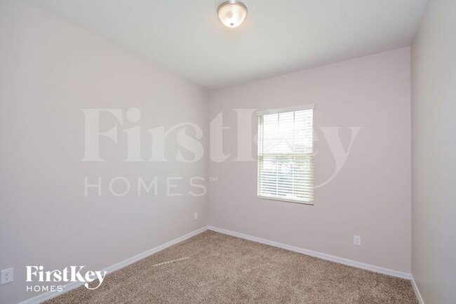 Building Photo - 228 N 199th Ln