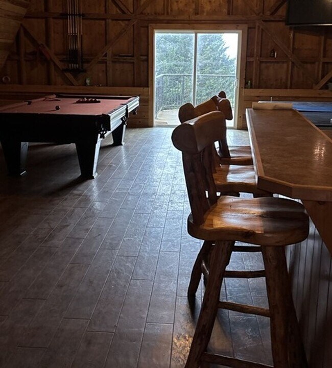 Building Photo - 4Bd/5Ba Multi Story Home - For viewing by ...